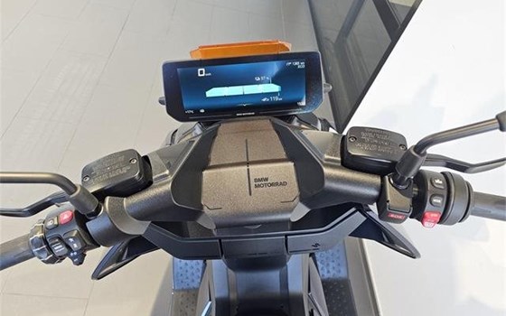 Gebrauchtmotorrad BMW CE 04 - Bild 6