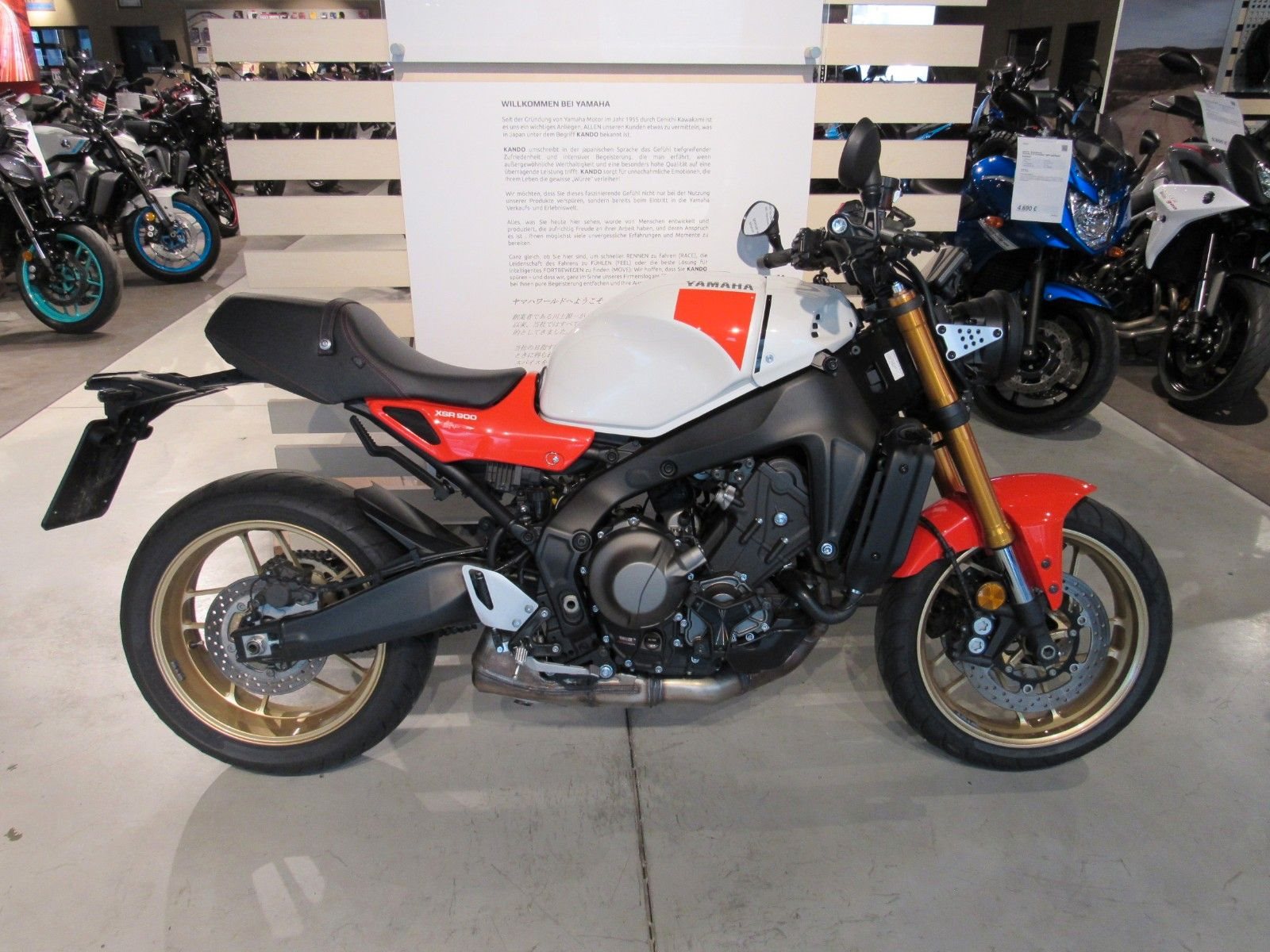 Yamaha XSR900 