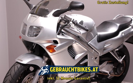 Gebrauchtmotorrad Honda VFR 750 - Bild 3 Gebrauchtmotorrad Honda VFR 750 - Bild 3