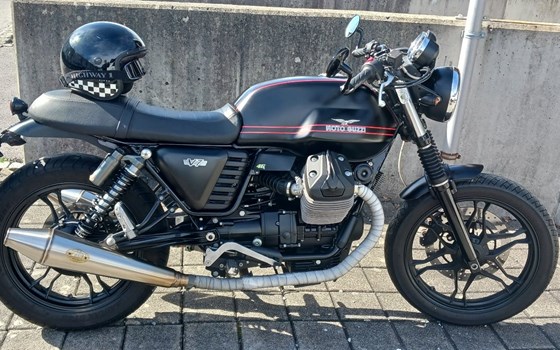 Gebrauchtmotorrad Moto Guzzi V7 Stone - Bild 1 Gebrauchtmotorrad Moto Guzzi V7 Stone - Bild 1