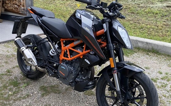 Gebrauchtmotorrad KTM 390 Duke - Bild 1 Gebrauchtmotorrad KTM 390 Duke - Bild 1
