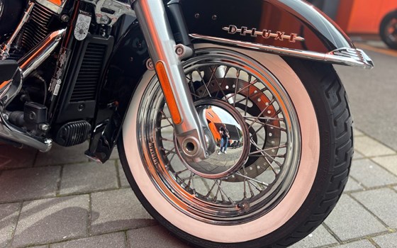 Gebrauchtmotorrad Harley-Davidson Softail Deluxe FLDE - Bild 6 Gebrauchtmotorrad Harley-Davidson Softail Deluxe FLDE - Bild 6