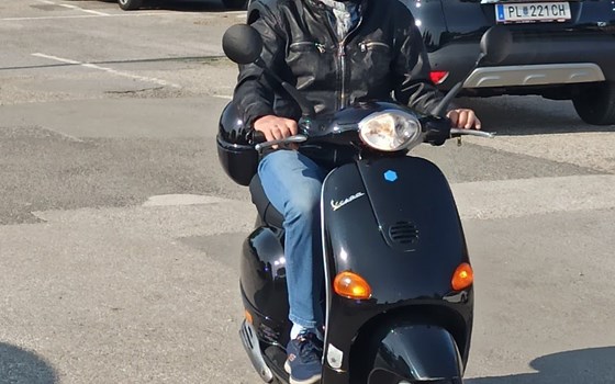 Gebrauchtmotorrad Piaggio ET4 125 - Bild 1