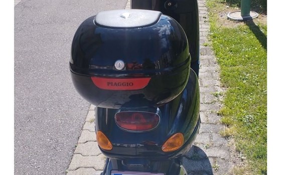 Gebrauchtmotorrad Piaggio ET4 125 - Bild 12