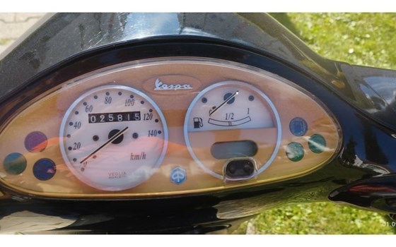 Gebrauchtmotorrad Piaggio ET4 125 - Bild 6 Gebrauchtmotorrad Piaggio ET4 125 - Bild 6