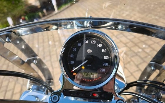 Gebrauchtmotorrad Harley-Davidson Sportster XL 1200T SuperLow - Bild 15