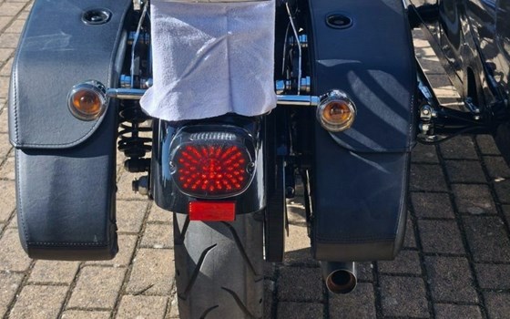 Gebrauchtmotorrad Harley-Davidson Sportster XL 1200T SuperLow - Bild 3