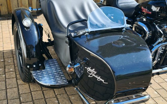 Gebrauchtmotorrad Harley-Davidson Sportster XL 1200T SuperLow - Bild 7