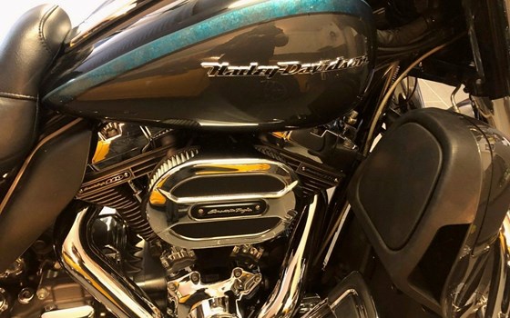 Gebrauchtmotorrad Harley-Davidson CVO Ultra Limited FLHTKSE - Bild 6