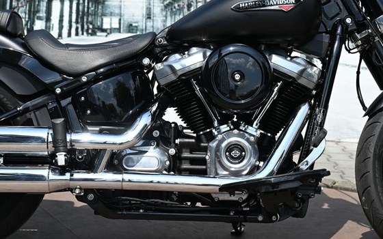 Gebrauchtmotorrad Harley-Davidson Softail Slim FLS - Bild 3