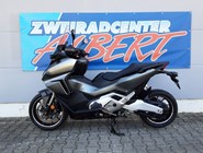 Honda Forza 750