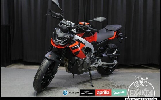 Gebrauchtmotorrad Aprilia Tuono 457 - Bild 1