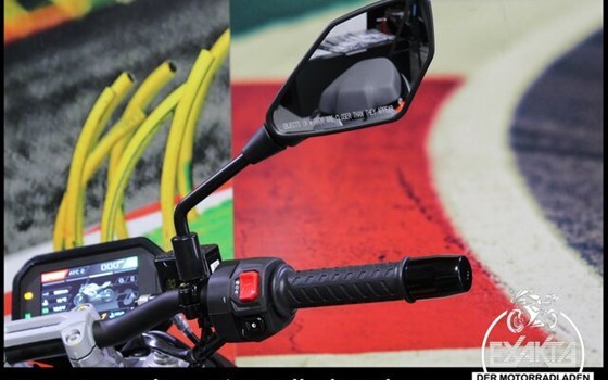 Gebrauchtmotorrad Aprilia Tuono 457 - Bild 13