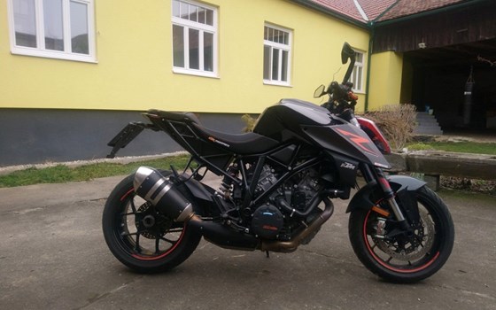 Gebrauchtmotorrad KTM 1290 Super Duke R - Bild 1 Gebrauchtmotorrad KTM 1290 Super Duke R - Bild 1