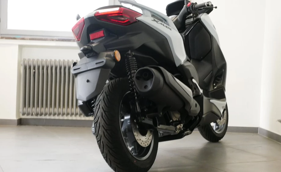 Offer Yamaha XMAX 300 Tech MAX+ Bild 12: Offer Yamaha XMAX 300 Tech MAX+