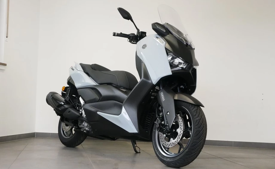 Offer Yamaha XMAX 300 Tech MAX+ Bild 4: Offer Yamaha XMAX 300 Tech MAX+