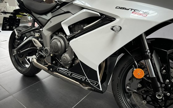 Neufahrzeug Triumph Daytona 660 - Bild 10
