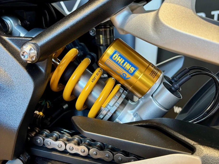 Angebot Triumph Speed Triple 1200 RX Bild 8: Angebot Triumph Speed Triple 1200 RX