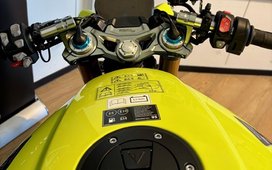 Neufahrzeug Triumph Speed Triple 1200 RX - Bild 10