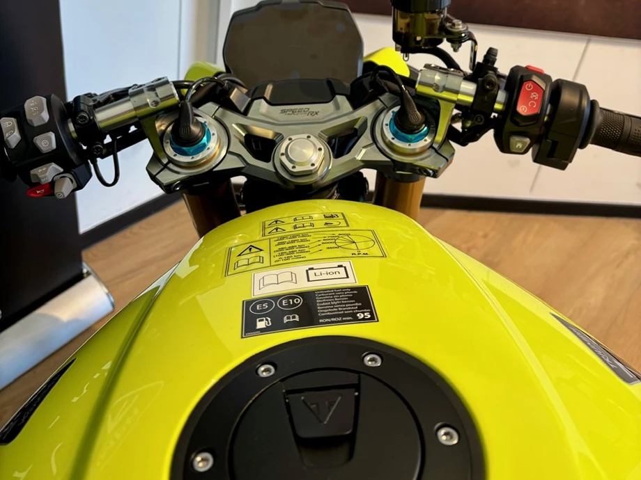 Angebot Triumph Speed Triple 1200 RX Bild 10: Angebot Triumph Speed Triple 1200 RX