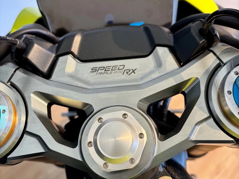 Angebot Triumph Speed Triple 1200 RX Bild 5: Angebot Triumph Speed Triple 1200 RX