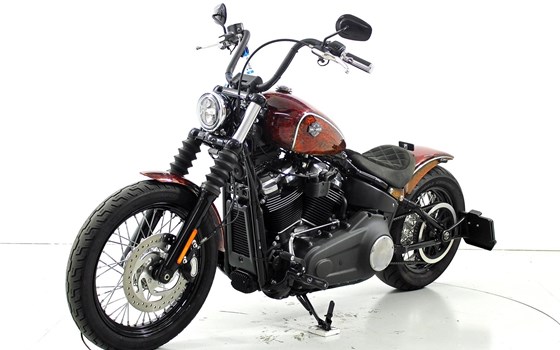 Motorrad Occasion Harley-Davidson Softail Street Bob FXBB - Bild 3