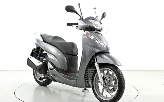 Motorrad Occasion Honda SH300i - Bild 2