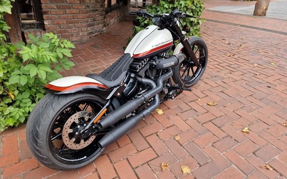 Gebrauchtmotorrad Harley-Davidson Softail Breakout FXBR - Bild 2