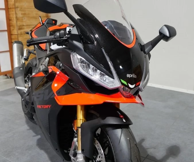 Angebot Aprilia RSV4 1100 Factory Bild 4: Angebot Aprilia RSV4 1100 Factory