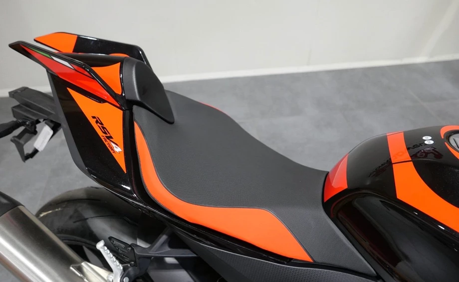 Angebot Aprilia RSV4 1100 Factory Bild 7: Angebot Aprilia RSV4 1100 Factory