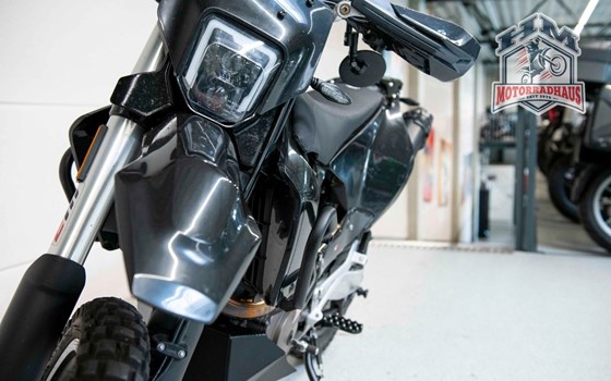 Gebrauchtmotorrad Husqvarna 701 Enduro - Bild 10