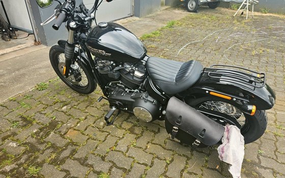 Gebrauchtmotorrad Harley-Davidson Softail Street Bob FXBB - Bild 1