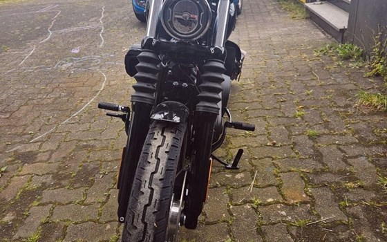 Gebrauchtmotorrad Harley-Davidson Softail Street Bob FXBB - Bild 3