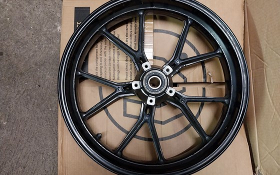 Gebrauchtmotorrad Ducati Streetfighter 848 - Bild 11 Gebrauchtmotorrad Ducati Streetfighter 848 - Bild 11