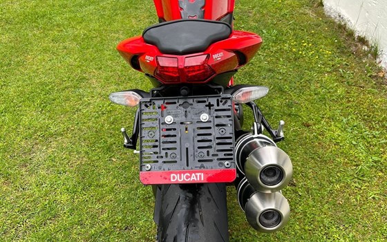 Gebrauchtmotorrad Ducati Streetfighter 848 - Bild 3 Gebrauchtmotorrad Ducati Streetfighter 848 - Bild 3