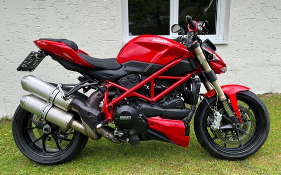 Gebrauchtmotorrad Ducati Streetfighter 848 - Bild 5 Gebrauchtmotorrad Ducati Streetfighter 848 - Bild 5