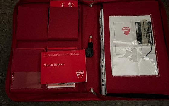 Gebrauchtmotorrad Ducati Streetfighter 848 - Bild 6 Gebrauchtmotorrad Ducati Streetfighter 848 - Bild 6