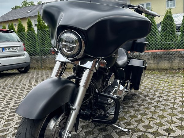 Gebrauchtmotorrad Harley-Davidson Street Glide FLHX