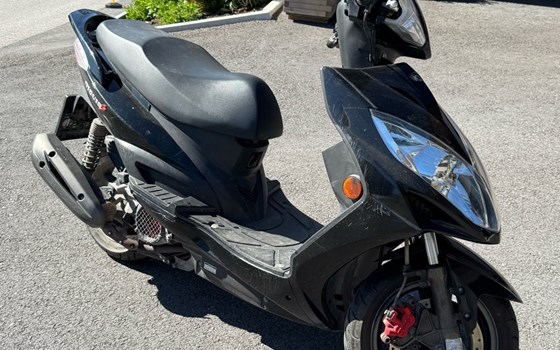 Gebrauchtmotorrad Kymco Movie S 125i - Bild 1 Gebrauchtmotorrad Kymco Movie S 125i - Bild 1