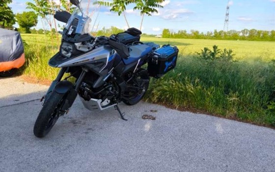Gebrauchtmotorrad Suzuki V-Strom 1050 XT - Bild 3 Gebrauchtmotorrad Suzuki V-Strom 1050 XT - Bild 3