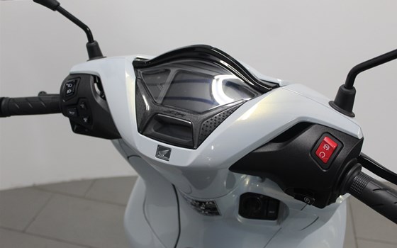 Neufahrzeug Honda SH350i - Bild 5