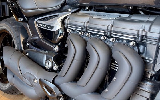 Gebrauchtmotorrad Triumph Rocket 3 Storm R - Bild 6