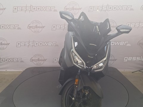 Honda Forza 125