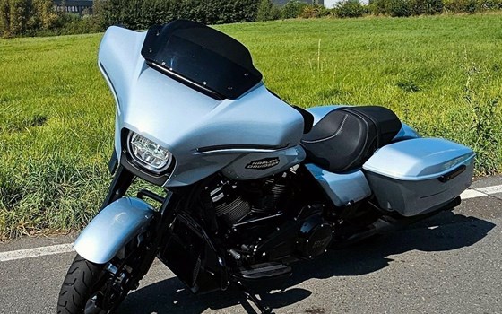 Gebrauchtmotorrad Harley-Davidson CVO Street Glide FLHXSE - Bild 3