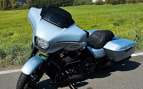 Gebrauchtmotorrad Harley-Davidson CVO Street Glide FLHXSE - Bild 3