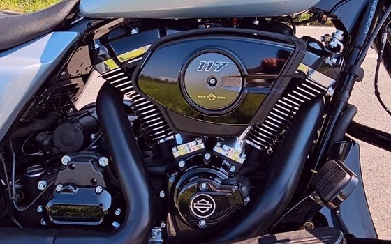 Gebrauchtmotorrad Harley-Davidson CVO Street Glide FLHXSE - Bild 4