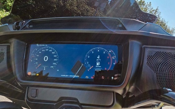 Gebrauchtmotorrad Harley-Davidson CVO Street Glide FLHXSE - Bild 7