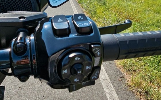 Gebrauchtmotorrad Harley-Davidson CVO Street Glide FLHXSE - Bild 9