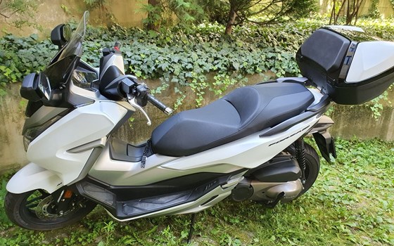 Gebrauchtmotorrad Honda Forza 300 - Bild 1 Gebrauchtmotorrad Honda Forza 300 - Bild 1