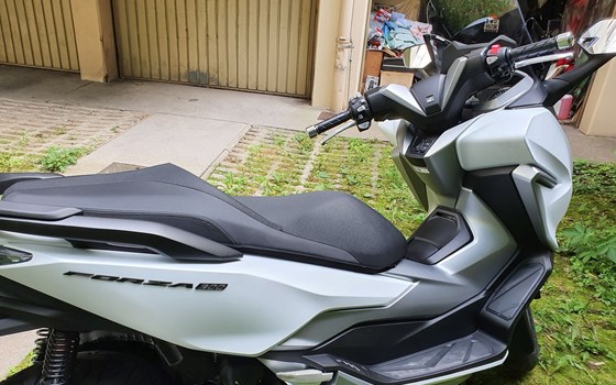Gebrauchtmotorrad Honda Forza 300 - Bild 5 Gebrauchtmotorrad Honda Forza 300 - Bild 5